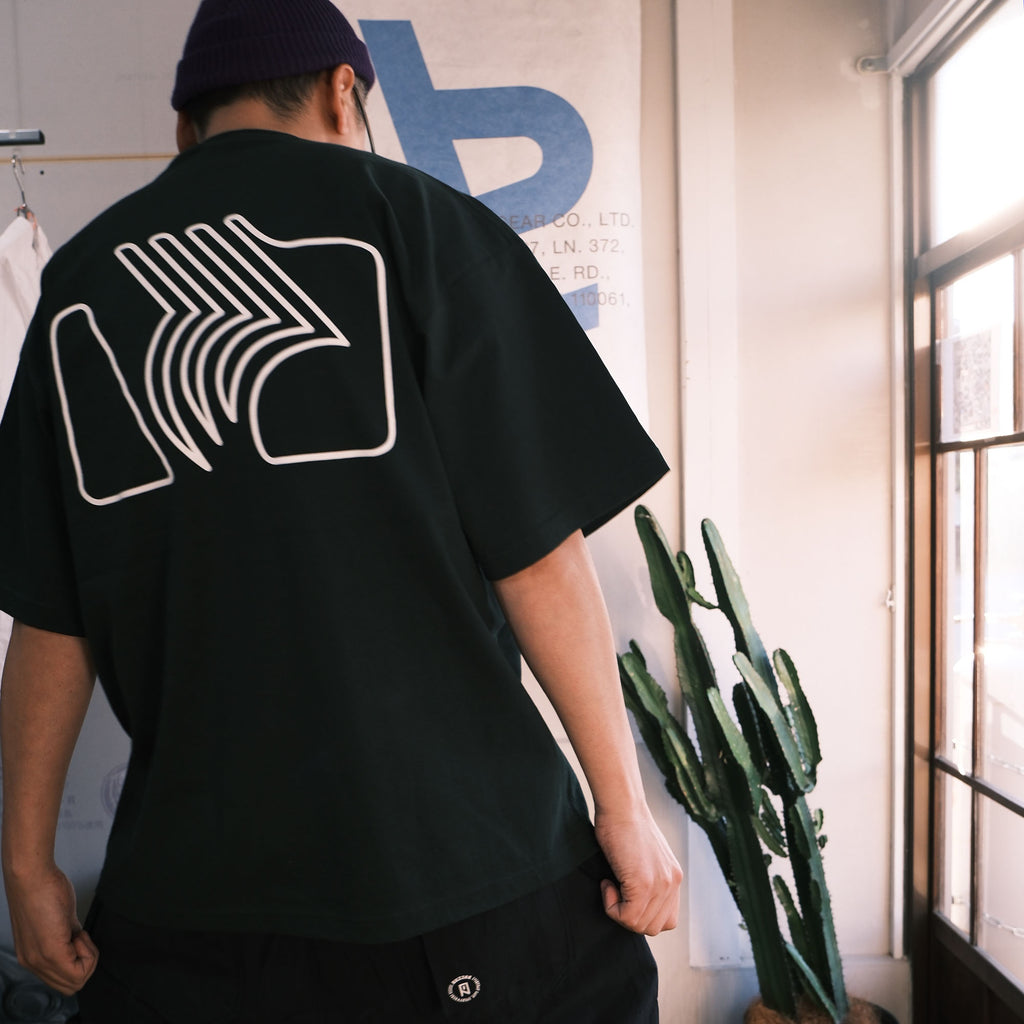 Typostscript®︎ “PAGES TEE” [送料250円] – 瓦奇岳