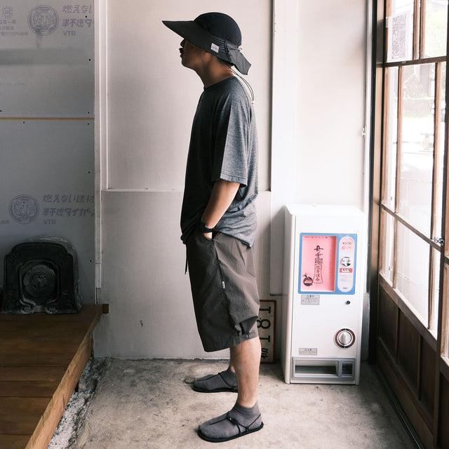 pon-sa WALKING GEAR -veːk°- "brim visor"