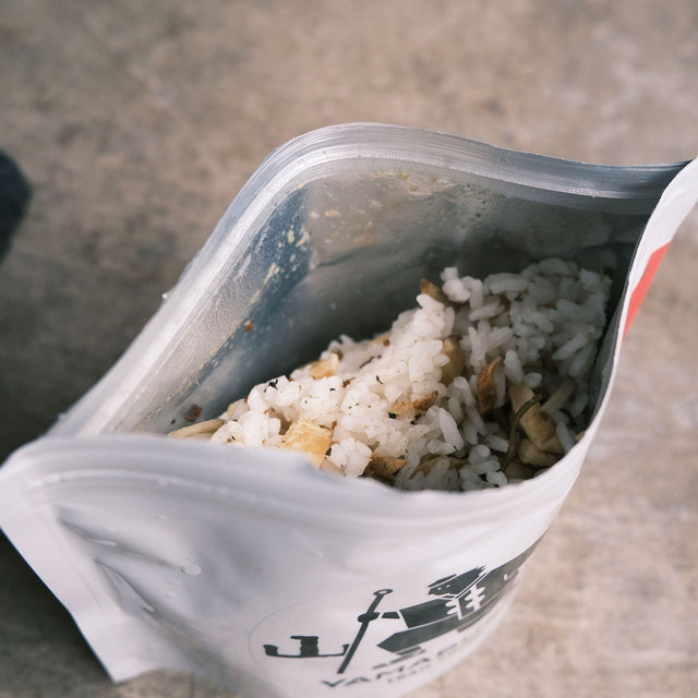 YAMABUSHI TRAIL FOODS "鯛と梅の出汁めし" [送料250円]