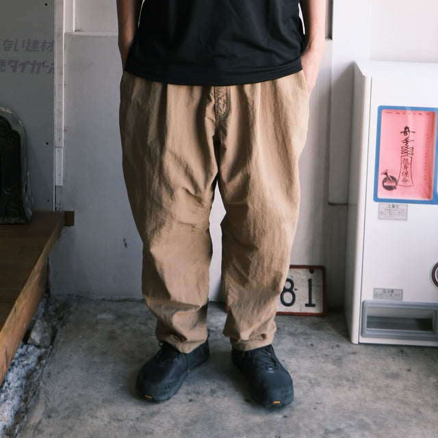 パンツ ROKKAN OUTFIRST TUCK WIDE PANTS KAWARAKIDAKE × ROKX 