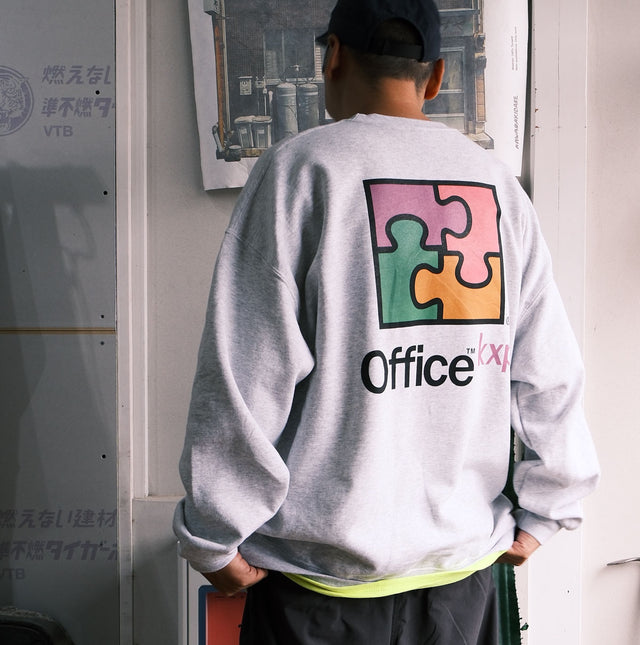 KAWARAKIDESTRI “OFFICE™ CREW SWEAT”