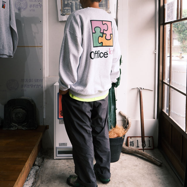 KAWARAKIDESTRI “OFFICE™ CREW SWEAT”