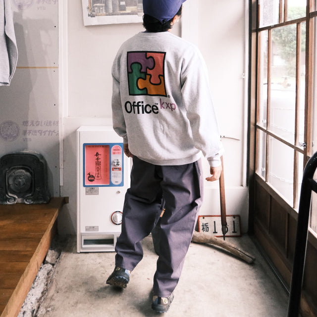 KAWARAKIDESTRI “OFFICE™ CREW SWEAT”
